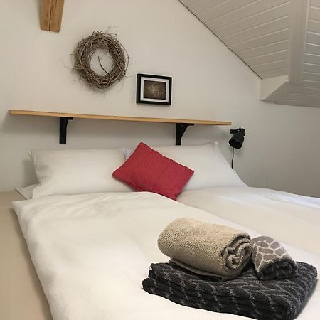 B3 Apartment Gsteigwiler Bagian luar foto