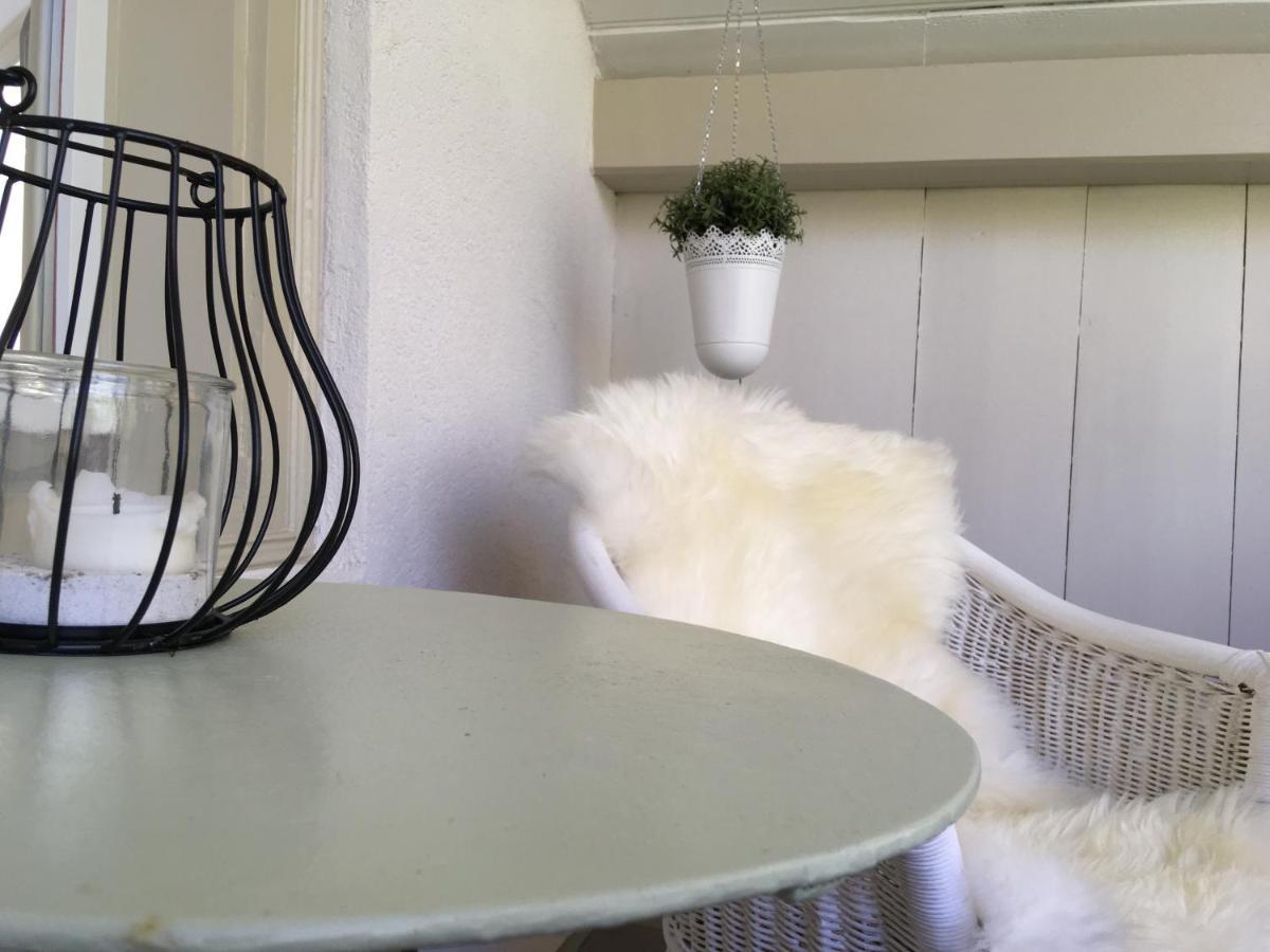 B3 Apartment Gsteigwiler Bagian luar foto